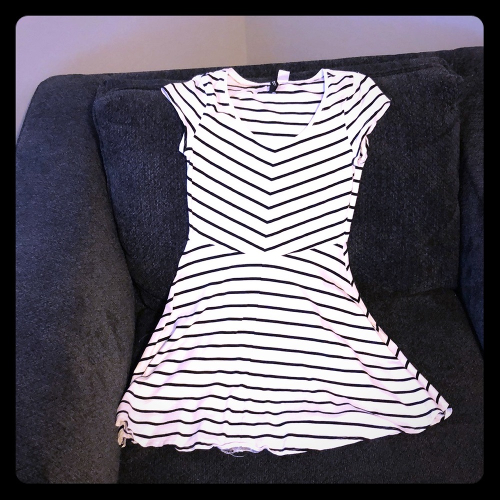 BLACK & WHITE STRIPED DRESS